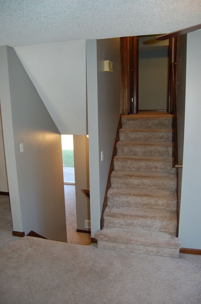 Building Photo - 3724 Clover Cir