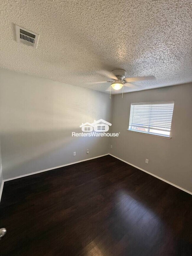 Building Photo - $500 Off Rent MOVE IN SPECIAL!!! Beautiful 4 bedroom Home In Garland!!