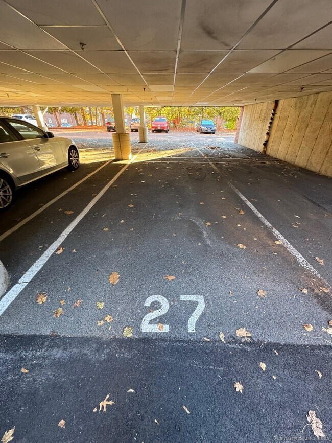 Building Photo - 181 Loomis Dr