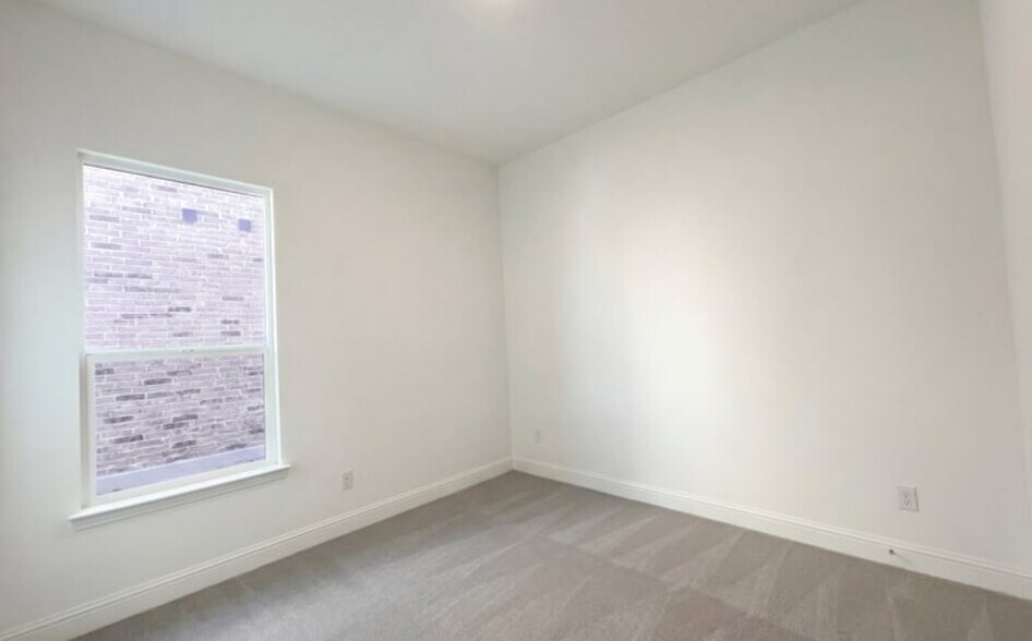 Building Photo - 8642 Steiger Trl