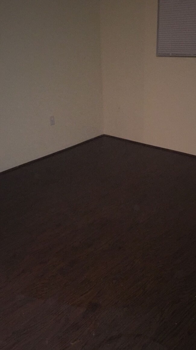 Building Photo - 212 Palm Cir E