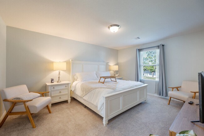 Building Photo - 196 Goldenrod