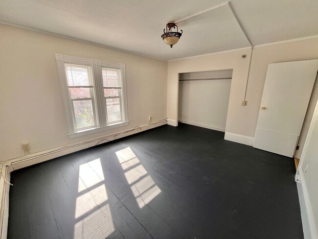 Building Photo - 105-107 Richards Ave-107