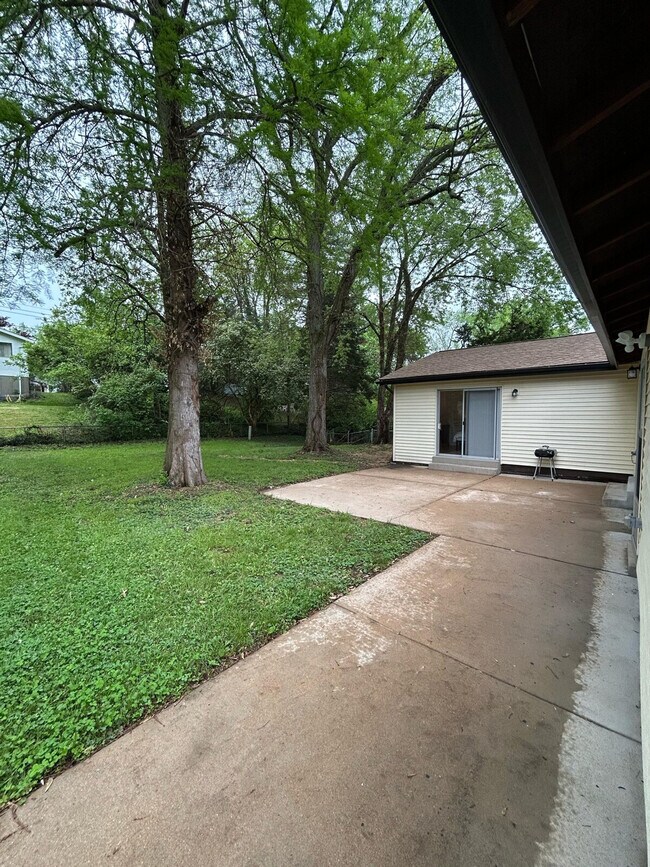 Building Photo - 11915 Brampton Hunt Rd