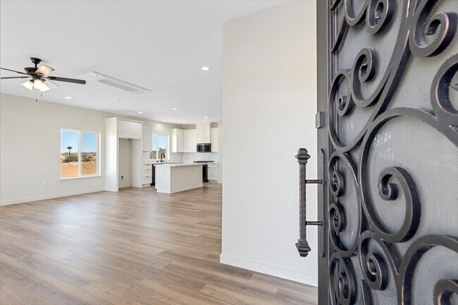 Building Photo - 10154 Joshua Blvd