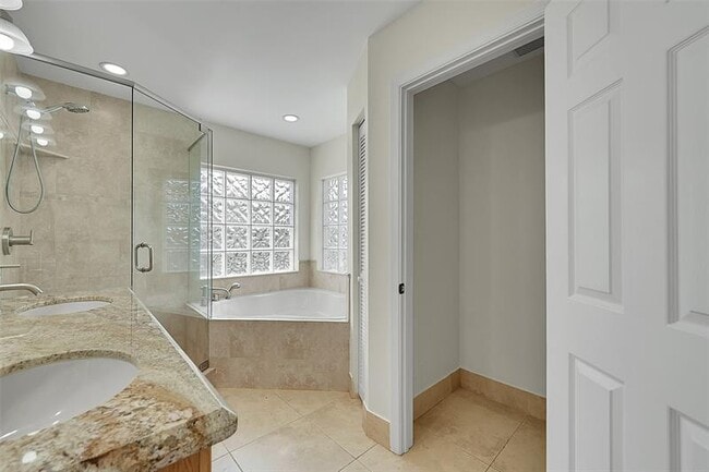 Building Photo - 6331 NW 58th Way