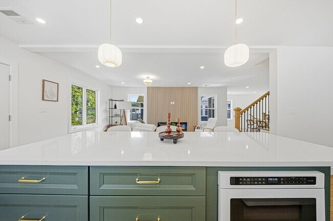 Building Photo - 54 Rangeley Rd