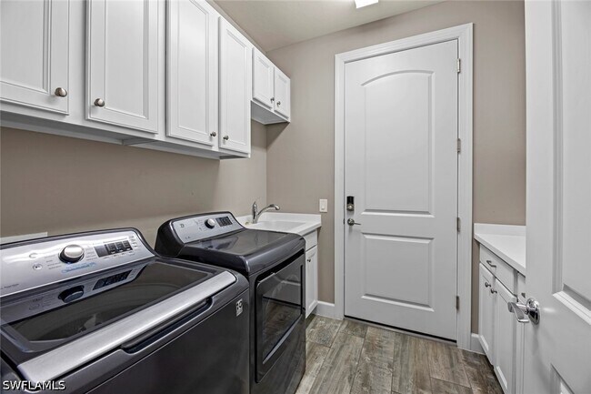 Building Photo - 14021 Fenwood Ct