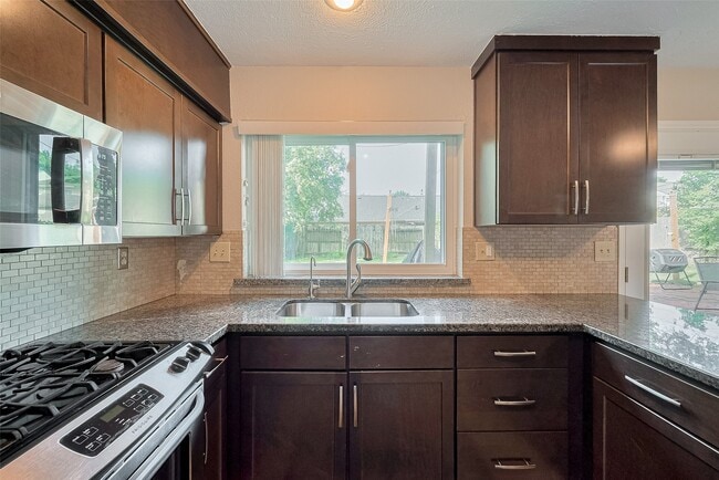 Building Photo - 3426 Hidden Creek Dr