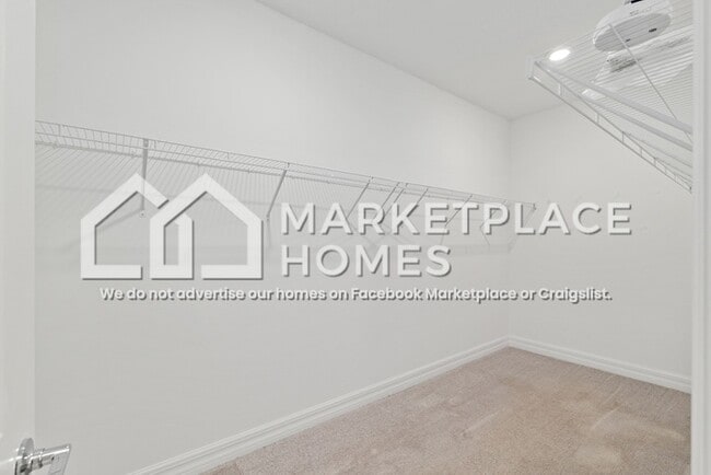 Building Photo - 1355 SE 43rd Rd