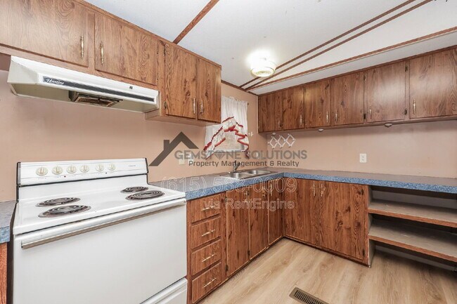 Building Photo - 5576 Hargrove Rd