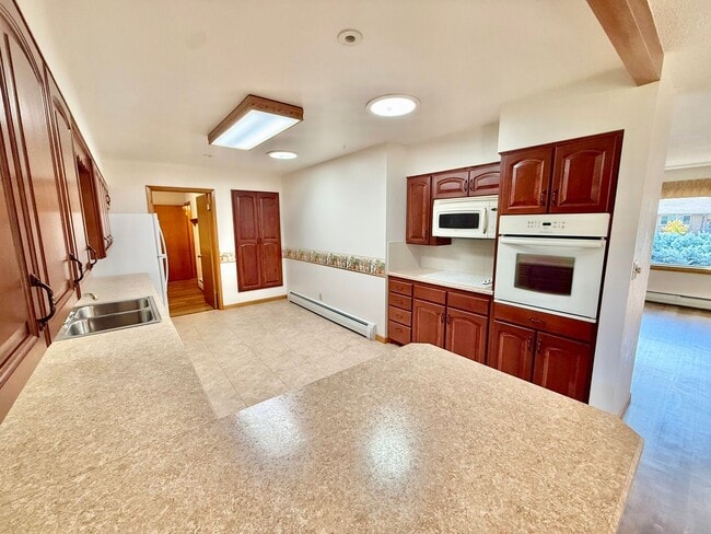 Building Photo - 4 Bedroom - 2 Bath Ranch Style Home with 2 car attached garage in Loveland, Colorado