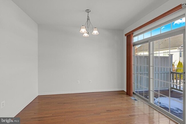 Building Photo - 22554 Cambridgeport Square