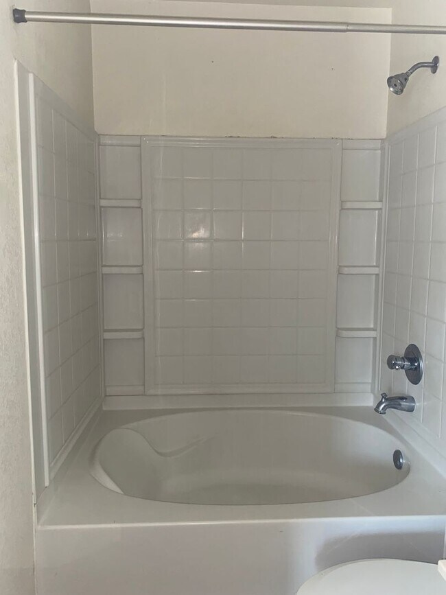 Building Photo - 3 BEDROOM, 2 BATH, BELTON ISD