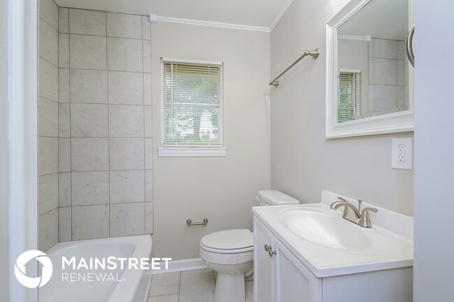 Building Photo - 108 8th Pl