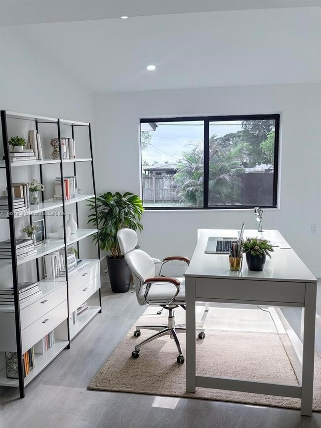 Building Photo - 4240 SW 27th St