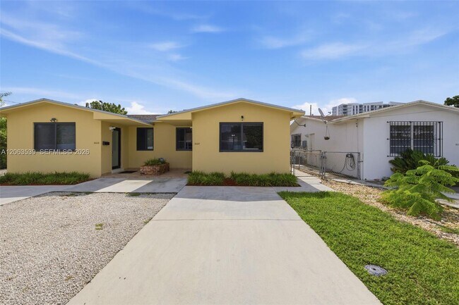 Building Photo - 2627 SW 29th Ave