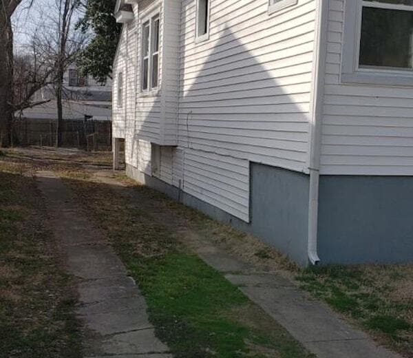 Building Photo - 660 S 42nd St