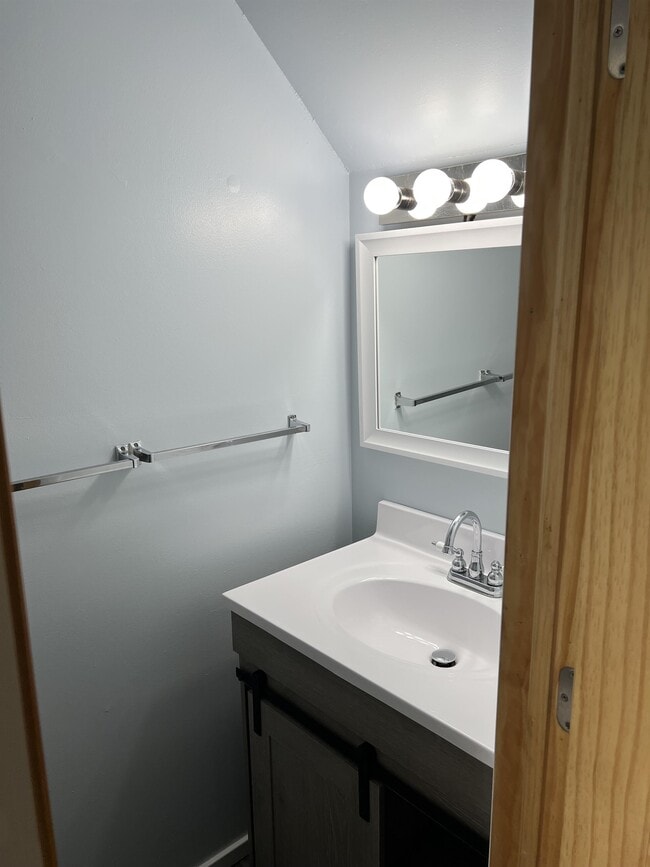 Building Photo - 2003 E Florida Ave