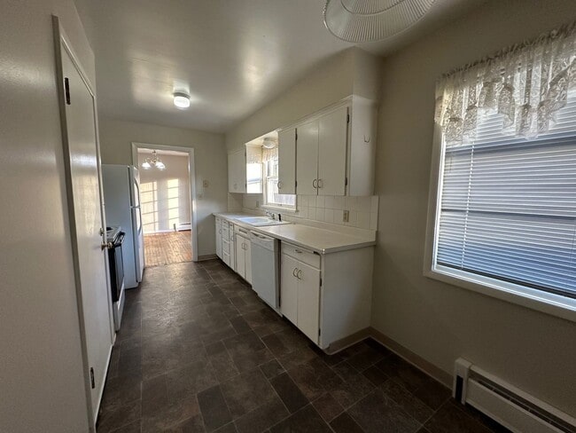 Building Photo - South Hill 3-Bedroom, 2-Bath Rancher with Finished Basement