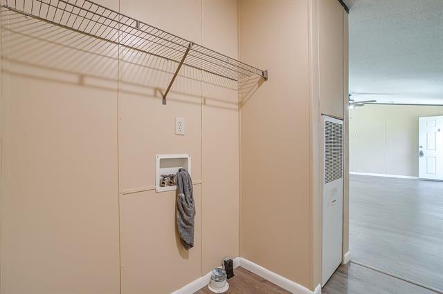 Building Photo - 1948 Lariat Ln