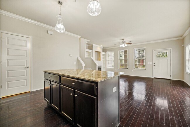 Building Photo - 614 N Keats Dr