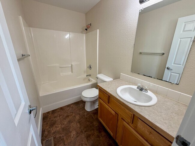 Building Photo - 4334 Pennyroyal Ln