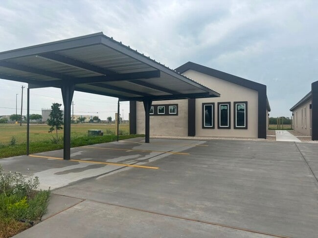 Building Photo - 504 Faith Dr