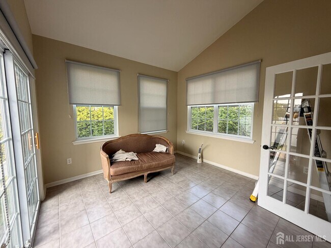 Building Photo - 87 Timberhill Dr