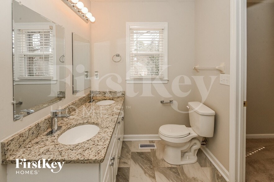 Building Photo - 6831 Van De Rohe Dr
