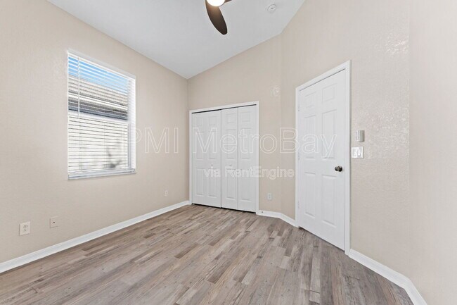 Building Photo - 11709 Holly Creek Dr