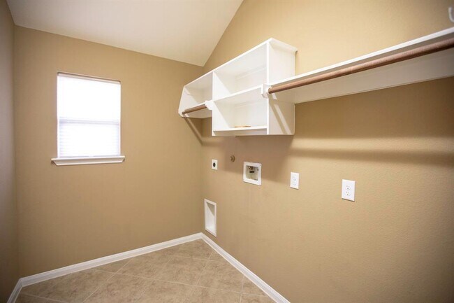 Building Photo - 5755 Slate Valley Ct