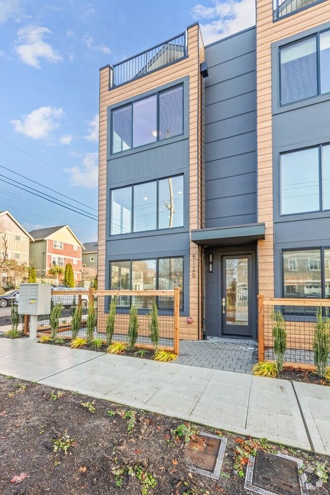 Building Photo - Stunning Brand-New Ballard Townhome with A...