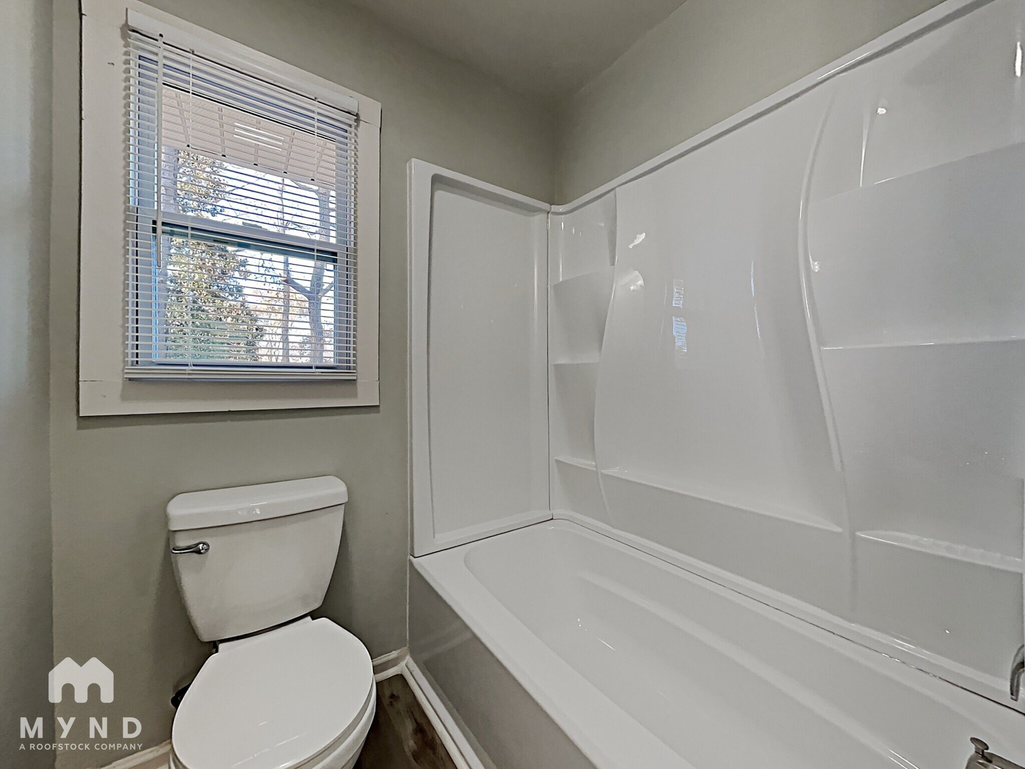 Building Photo - 6143 Castle Ct