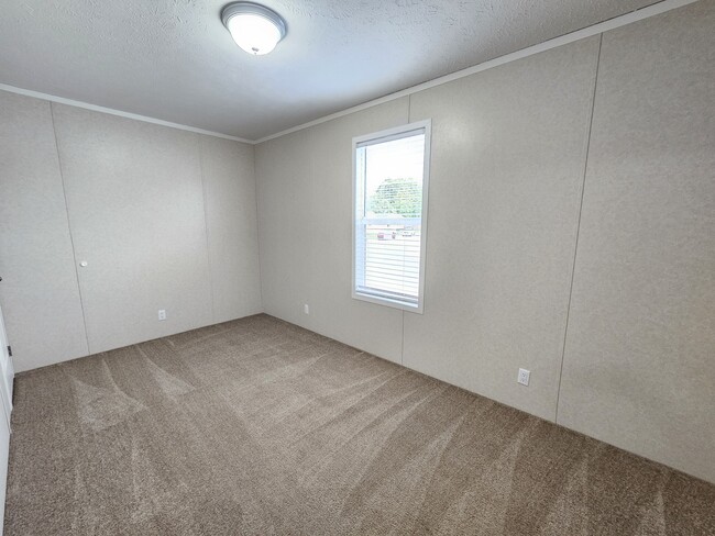 Building Photo - 258 Spruce