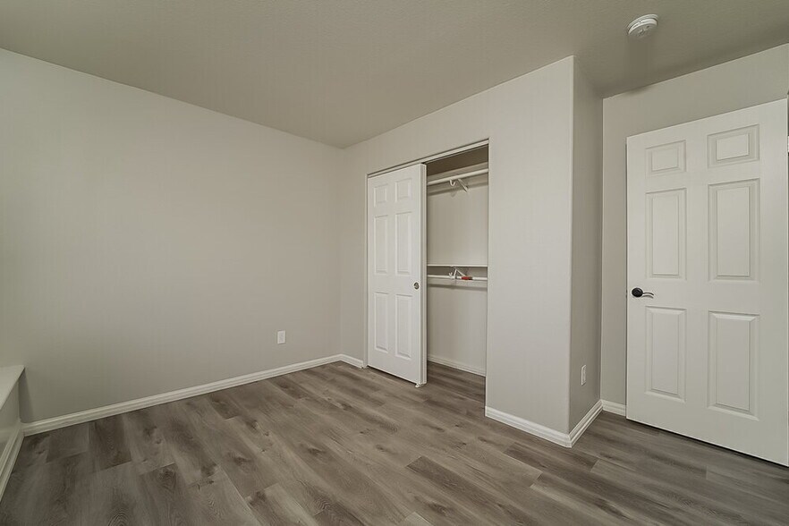 Building Photo - 5065 Pelican St
