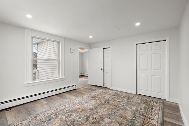 Building Photo - 17 3rd St