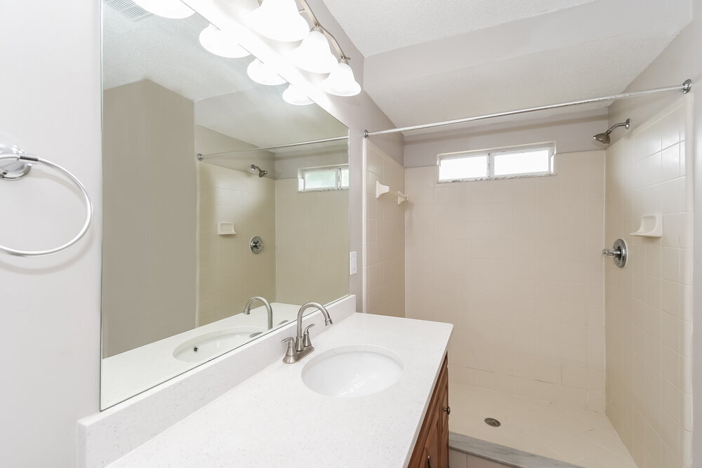 Building Photo - 11090 Stanley Steamer Ln