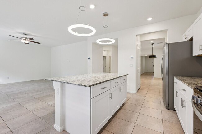 Building Photo - 10971 Meridian Flds Ave