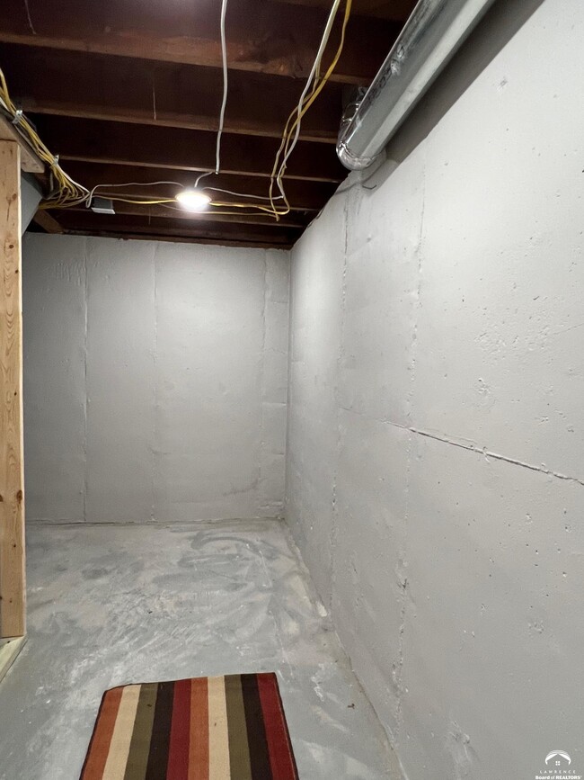 Building Photo - 128 E Indian Ave
