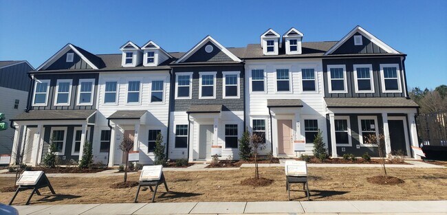 Primary Photo - 2BD/2BTH Townhome in York