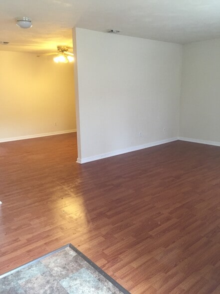 Building Photo - 224 Pheasant Run Dr