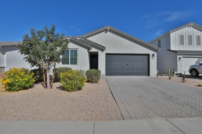 Building Photo - 548 E Vail Ln