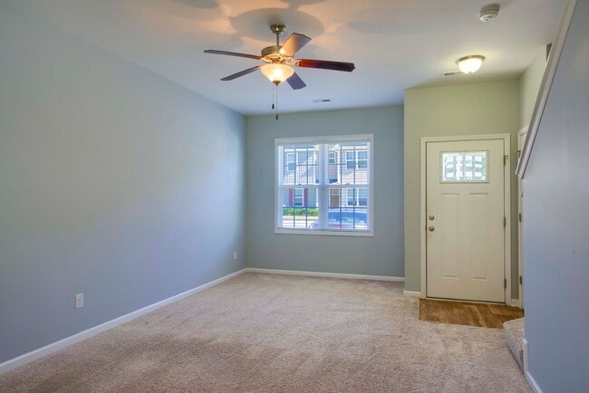 Building Photo - 113 Beacon Woods Dr