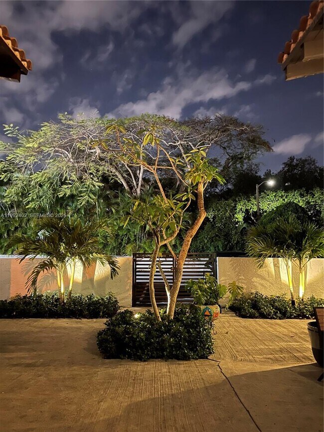 Building Photo - 9280 Biscayne Blvd