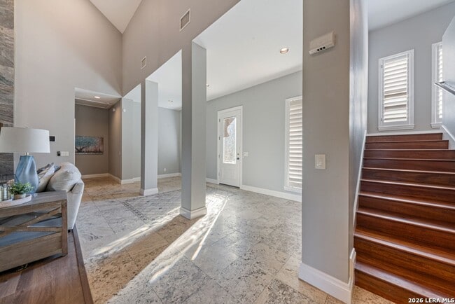 Building Photo - Charming Home Awaits: Spacious & Modern Living in a Prime Location