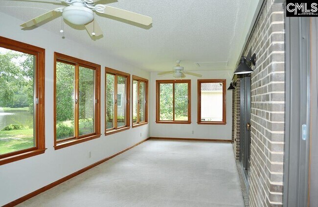 Building Photo - 305 Willowood Pkwy