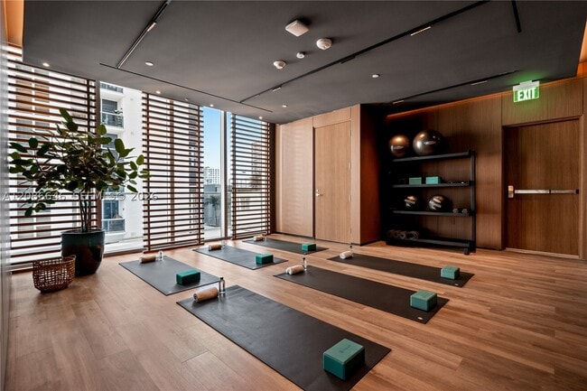 Building Photo - 1400 Biscayne Blvd