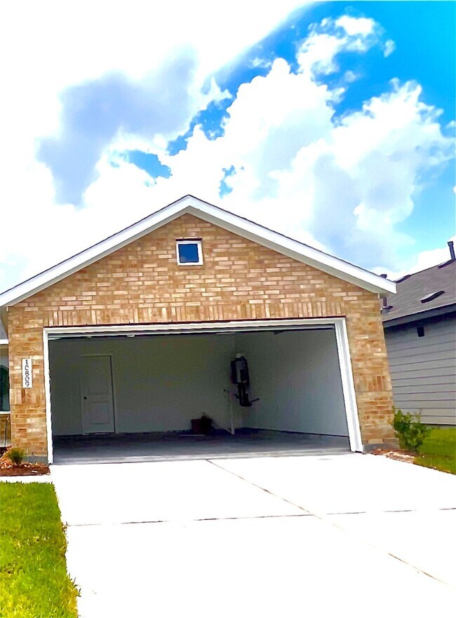 Primary Photo - 10809 Red Orchid Dr