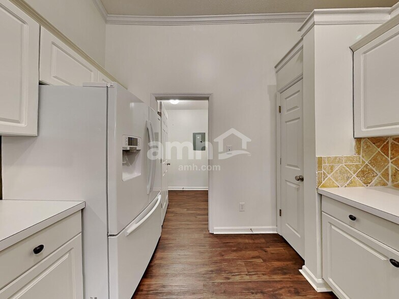 Building Photo - 401 Onyx Ln